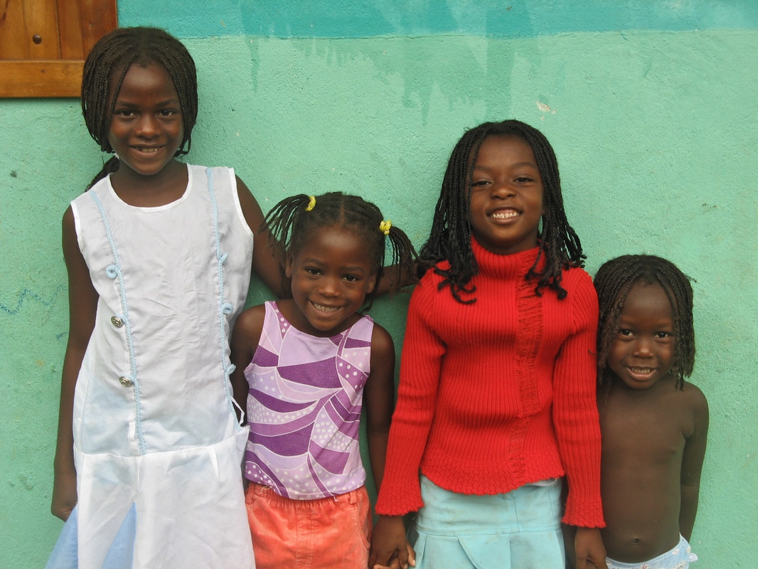 Afroecuadorian girls in Wimbi, Esmeraldas, Ecuador